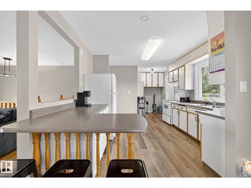 320 1 Av, Thorhild, AB - Indoor Photo Showing Kitchen With Double Sink