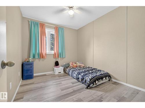 320 1 Av, Thorhild, AB - Indoor Photo Showing Bedroom