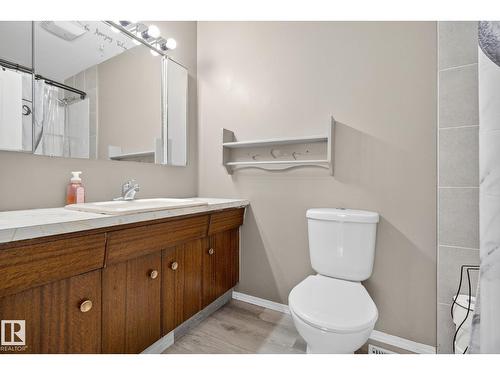 320 1 Av, Thorhild, AB - Indoor Photo Showing Bathroom