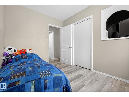 320 1 Av, Thorhild, AB - Indoor Photo Showing Bedroom