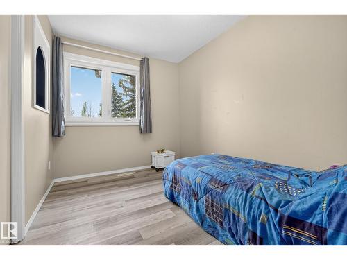 320 1 Av, Thorhild, AB - Indoor Photo Showing Bedroom