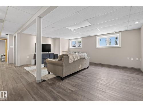 320 1 Av, Thorhild, AB - Indoor