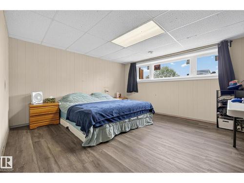 320 1 Av, Thorhild, AB - Indoor Photo Showing Bedroom