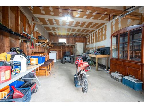 320 1 Av, Thorhild, AB - Indoor Photo Showing Garage