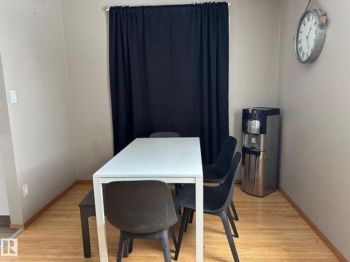 320 1 Av, Thorhild, AB - Indoor