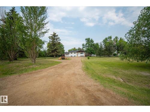 320 1 Av, Thorhild, AB - Outdoor