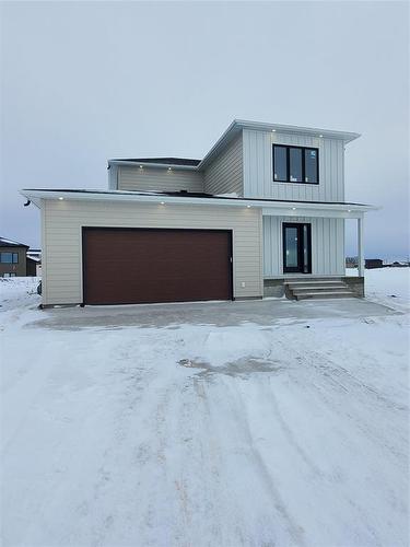 5 Black Currant Crescent  Steinbach, MB R5G 1M5