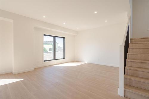 5 Black Currant Crescent, Steinbach, MB - Indoor Photo Showing Other Room