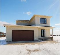 5 Black Currant Crescent  Steinbach, MB R5G 1M5
