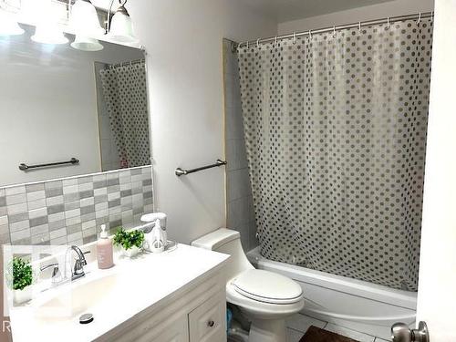 94 Belmead Gardens Nw, Edmonton, AB - Indoor Photo Showing Bathroom