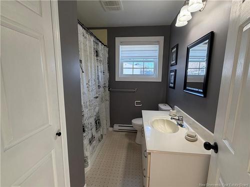 619 St-Anne St, Bathurst, NB 