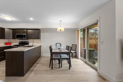 13-335 Gerstmar Road, Kelowna, BC - Indoor