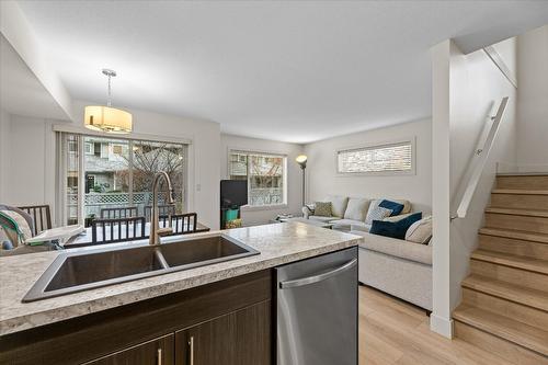 13-335 Gerstmar Road, Kelowna, BC - Indoor Photo Showing Other Room