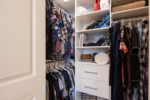 13-335 Gerstmar Road, Kelowna, BC - Indoor With Storage