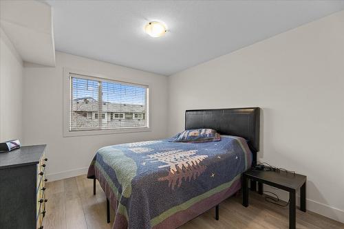 13-335 Gerstmar Road, Kelowna, BC - Indoor Photo Showing Bedroom