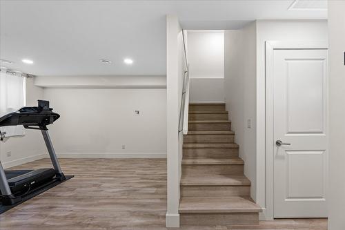 13-335 Gerstmar Road, Kelowna, BC - Indoor