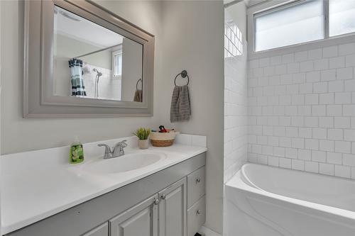 778 Forestbrook Drive, Penticton, BC - Indoor Photo Showing Bathroom