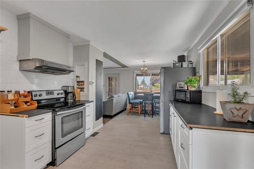778 Forestbrook Drive, Penticton, BC - Indoor Photo Showing Kitchen