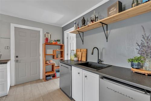 778 Forestbrook Drive, Penticton, BC - Indoor Photo Showing Kitchen
