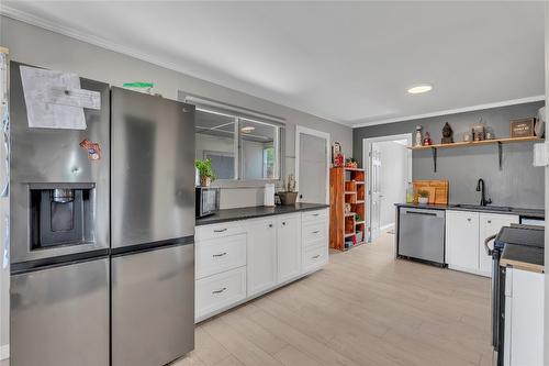 778 Forestbrook Drive, Penticton, BC - Indoor Photo Showing Kitchen