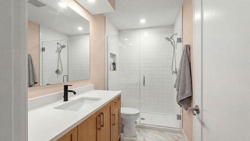  - Indoor Photo Showing Bathroom