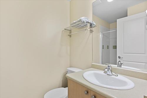 301-4205 Gellatly Road, West Kelowna, BC - Indoor Photo Showing Bathroom
