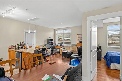 301-4205 Gellatly Road, West Kelowna, BC - Indoor