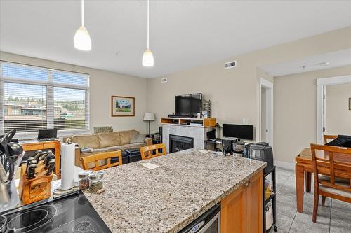 301-4205 Gellatly Road, West Kelowna, BC - Indoor