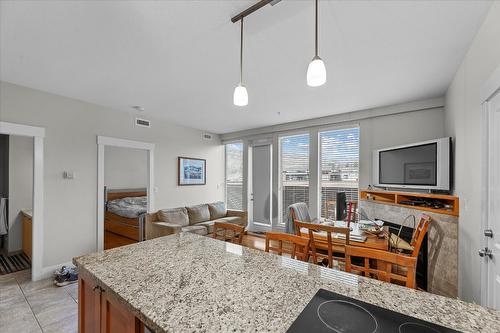 301-4205 Gellatly Road, West Kelowna, BC - Indoor