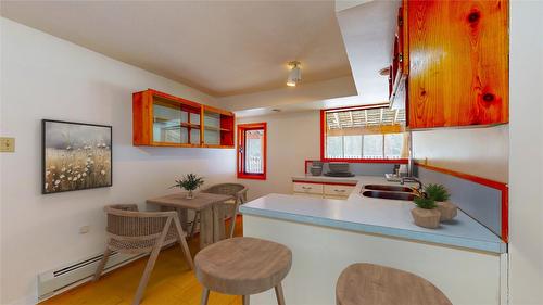 1896 St. Mary Lake Road, Kimberley, BC - Indoor