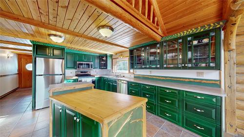 1896 St. Mary Lake Road, Kimberley, BC - Indoor Photo Showing Kitchen