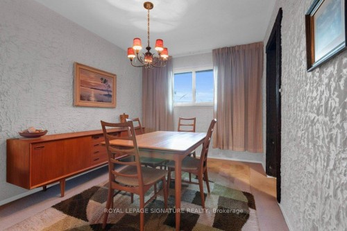 28 Stately Way, Markham, ON - Indoor Photo Showing Dining Room