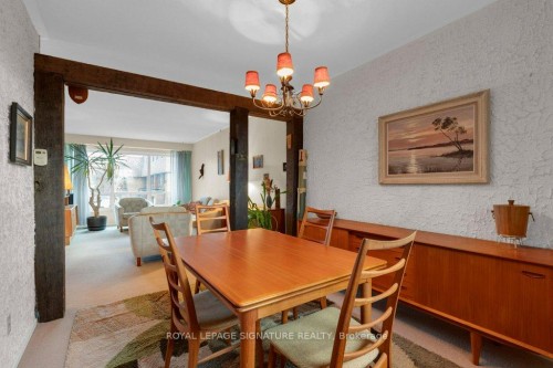 28 Stately Way, Markham, ON - Indoor Photo Showing Dining Room