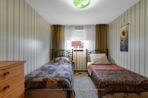 28 Stately Way, Markham, ON - Indoor Photo Showing Bedroom