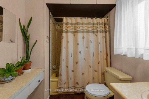 28 Stately Way, Markham, ON - Indoor Photo Showing Bathroom