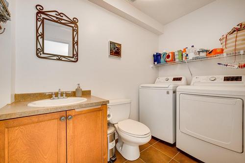 Powder room - 729A Rue Principale, Saint-Sauveur, QC - Indoor Photo Showing Laundry Room