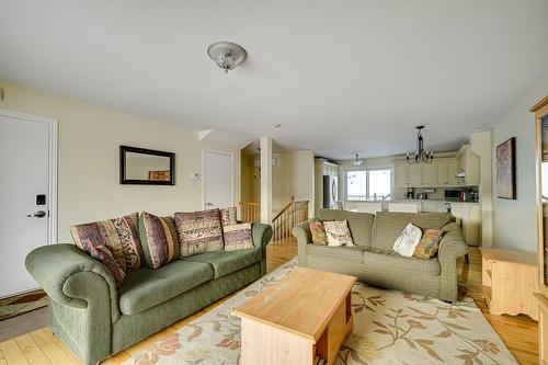 Living room - 729A Rue Principale, Saint-Sauveur, QC - Indoor Photo Showing Living Room