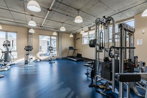 Exercise room - 218-1235 Rue Bishop, Montréal (Ville-Marie), QC - Indoor Photo Showing Gym Room