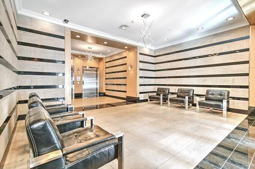 Hall - 218-1235 Rue Bishop, Montréal (Ville-Marie), QC - Indoor Photo Showing Other Room