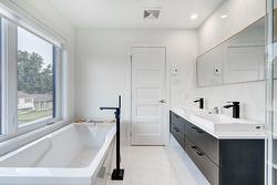 Salle de bains attenante à la CCP - 