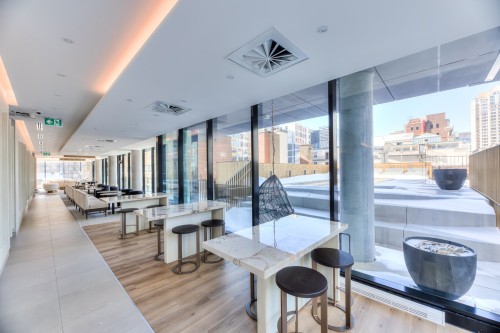 Salle communautaire - 908-1200 Rue Drummond, Montréal (Ville-Marie), QC - Indoor Photo Showing Other Room