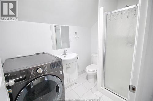 2366 Cadillac, Windsor, ON - Indoor Photo Showing Laundry Room