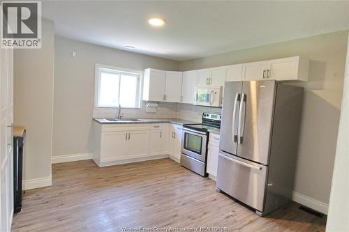 2366 Cadillac, Windsor, ON - Indoor Photo Showing Kitchen