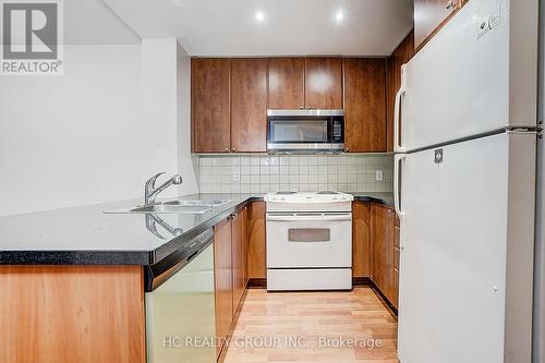 412 - 85 Bloor Street E, Toronto, ON - Indoor Photo Showing Kitchen