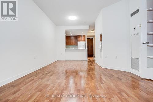412 - 85 Bloor Street E, Toronto, ON - Indoor Photo Showing Kitchen