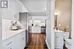 Hall to kitchen & 4-PC bathroom - 