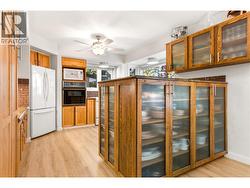 Loads of storage kitchen - 