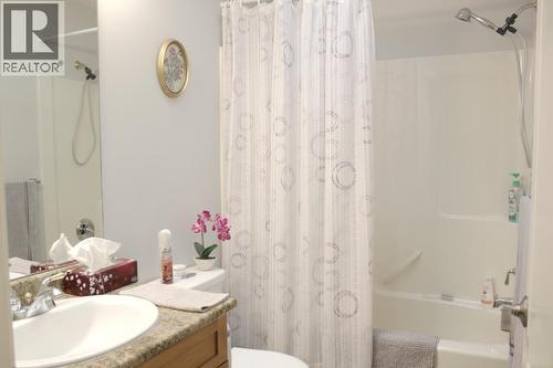 440 Ridge Place, Penticton, BC - Indoor Photo Showing Bathroom
