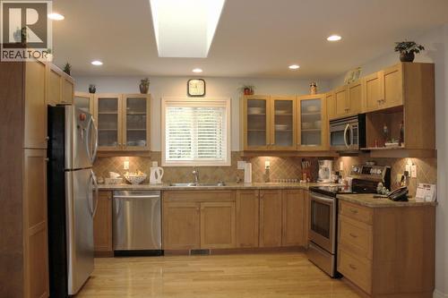 440 Ridge Place, Penticton, BC - Indoor Photo Showing Kitchen