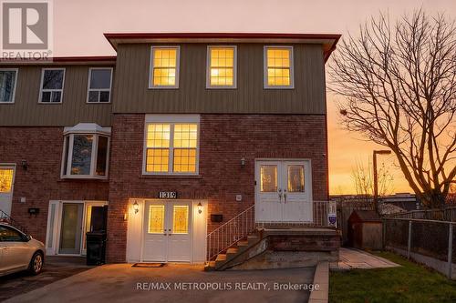 1319 LUNA COURT  Pickering, ON L1W 3C3